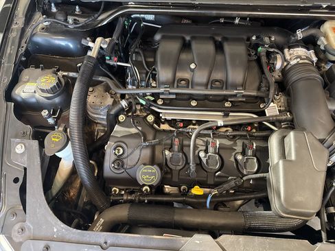 Used 2014 Ford Taurus SEL w/ Equipment Group 201A FWD image 32