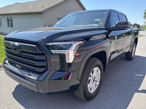 Certified 2025 Toyota Tundra SR5 w/ SR5 Convenience Package AWD/4WD image 7