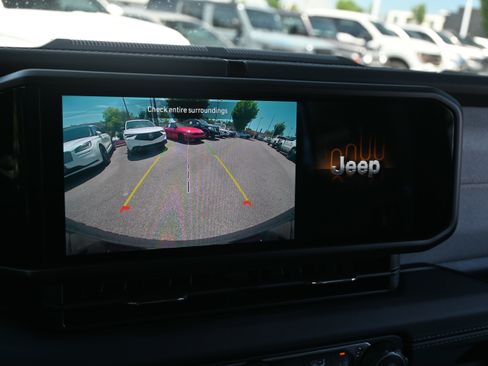 Used 2025 Jeep Wrangler Unlimited Sahara w/ Safety Group AWD/4WD image 23