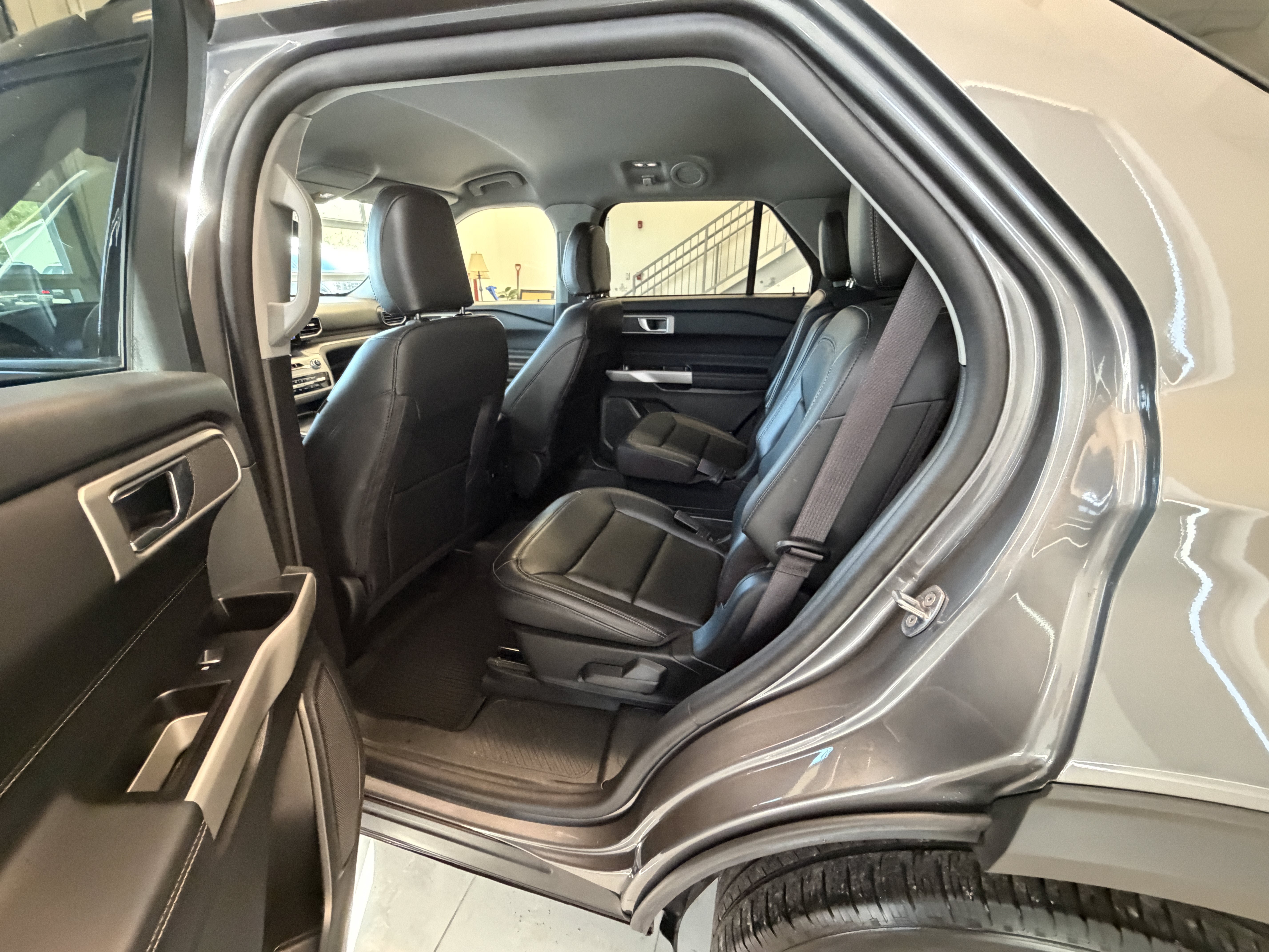 Used 2024 Ford Explorer XLT w/ Equipment Group 202A AWD/4WD image 12