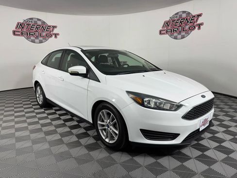 Used 2015 Ford Focus SE image 9