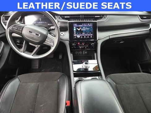 Used 2023 Jeep Grand Cherokee Altitude image 2