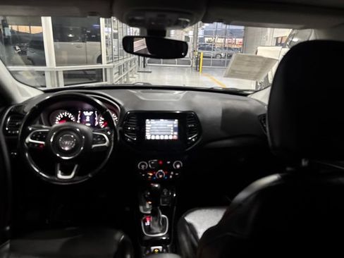 Used 2020 Jeep Compass Latitude AWD/4WD image 36