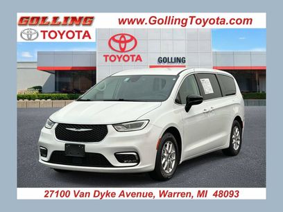Used 2024 Chrysler Pacifica Touring-L