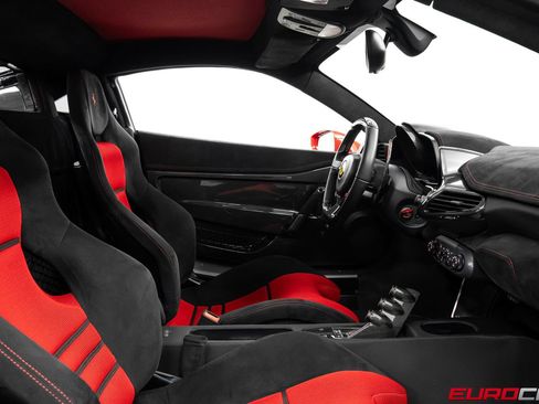 Used 2015 Ferrari 458 Speciale Coupe RWD image 46