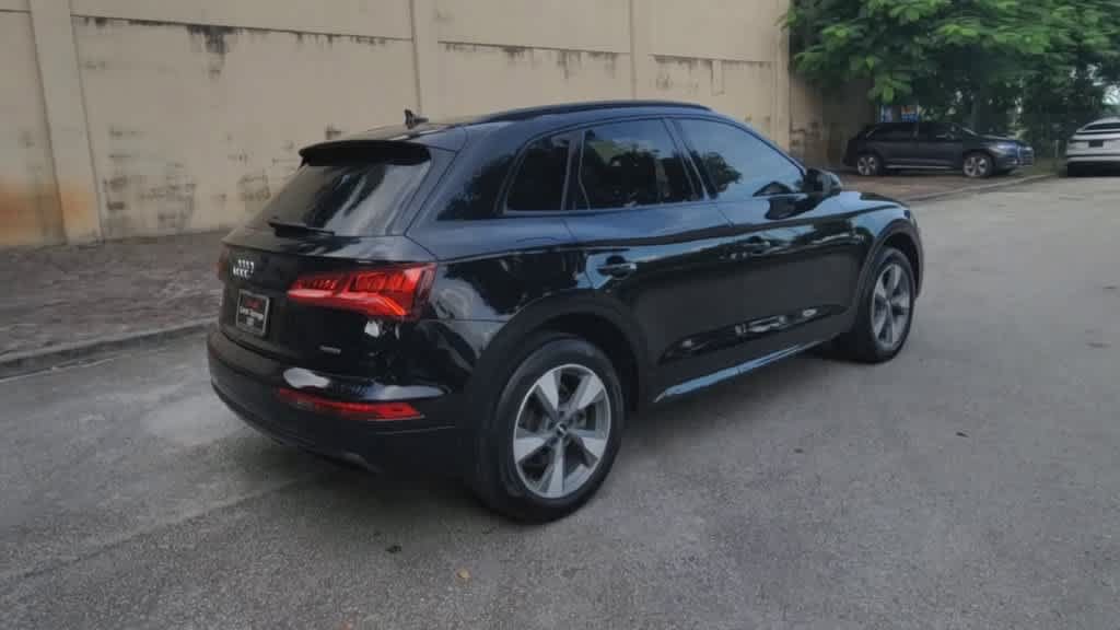 Used 2020 Audi Q5 2.0T Premium w/ Titanium Sport Package AWD/4WD image 8