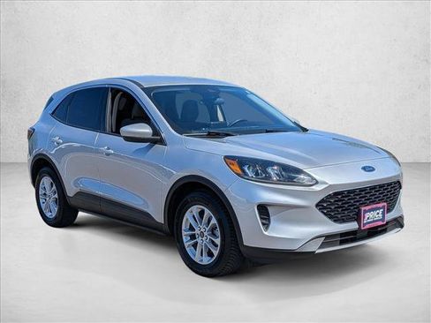 Used 2020 Ford Escape SE FWD image 3