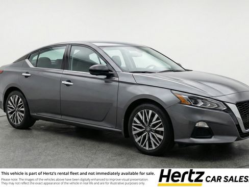 Used 2025 Nissan Altima 2.5 SV FWD image 1