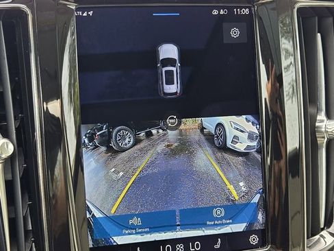 Certified 2023 Volvo XC60 B5 Plus w/ Protection Package Premier AWD/4WD image 23
