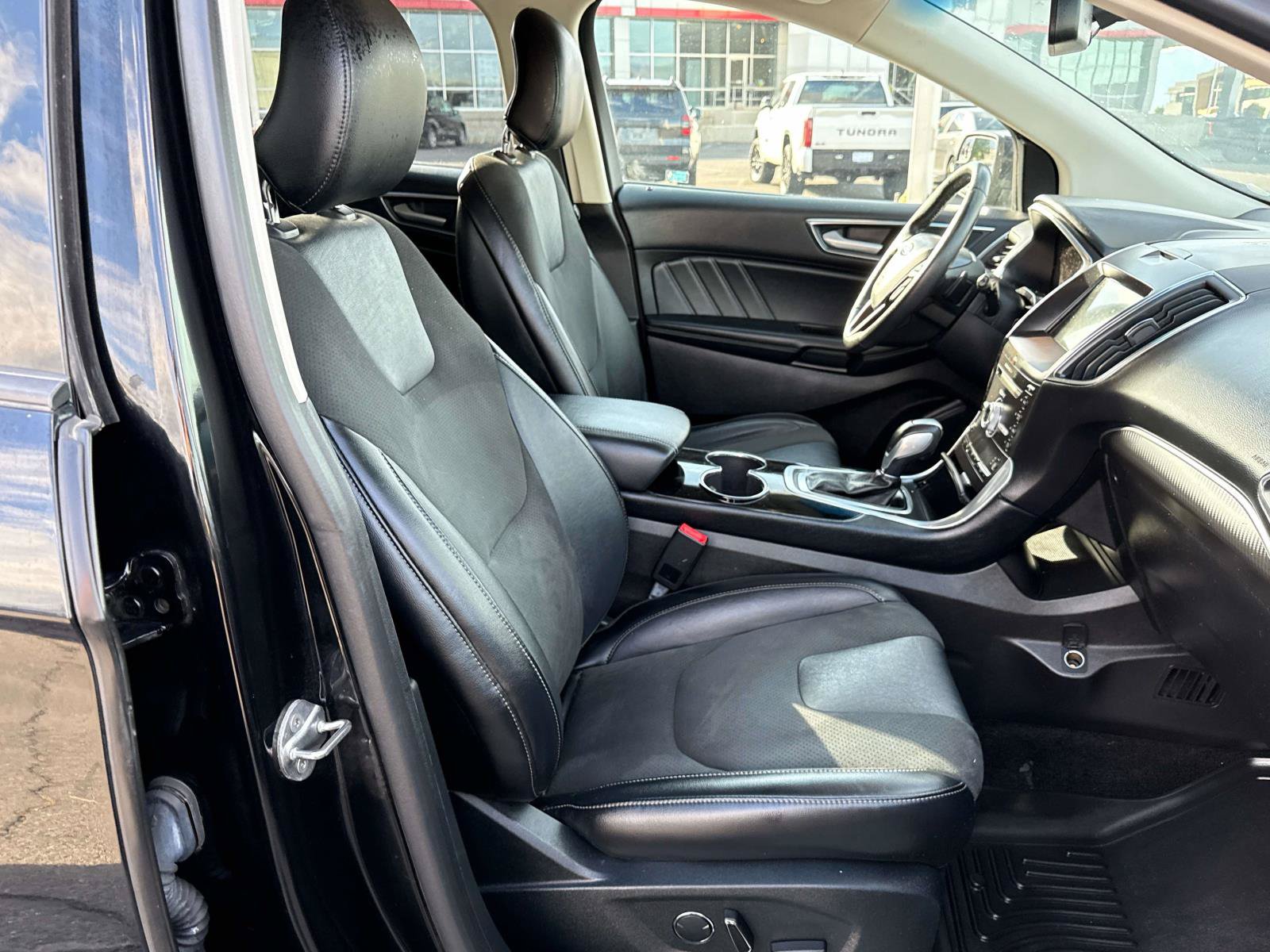 Used 2018 Ford Edge Sport w/ Technology Package AWD/4WD image 17