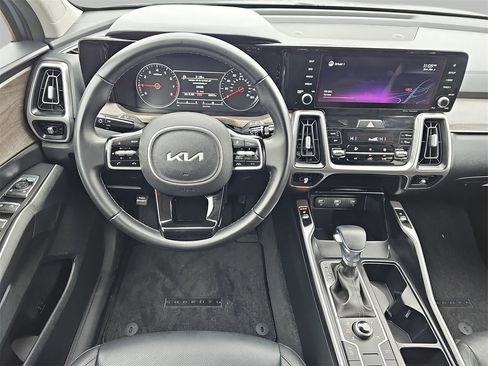 Used 2022 Kia Sorento S w/ Panoramic Sunroof Package image 19