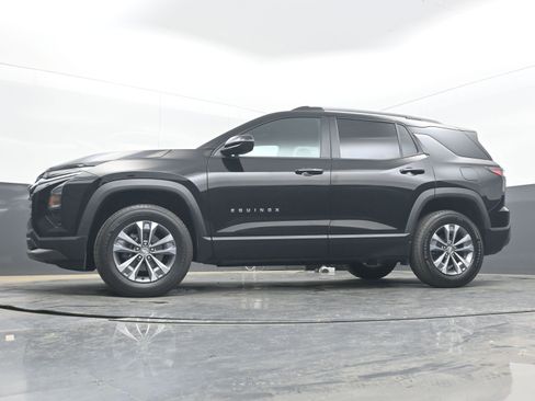 Used 2025 Chevrolet Equinox LT w/ Convenience Package II image 24