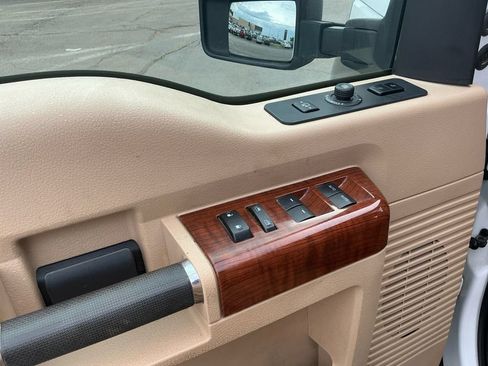 Used 2015 Ford F350 King Ranch w/ FX4 Off-Road Package AWD/4WD image 16