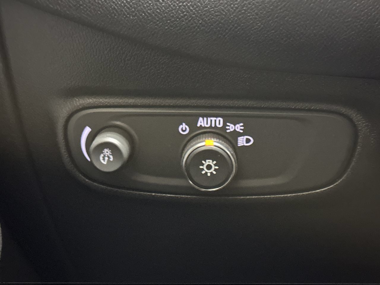 Used 2019 Chevrolet Equinox LT w/ LT True North Edition AWD/4WD image 47