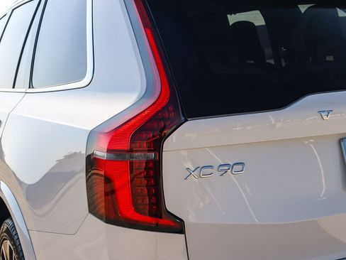 New 2026 Volvo XC90 B6 Ultra w/ Protection Package image 11