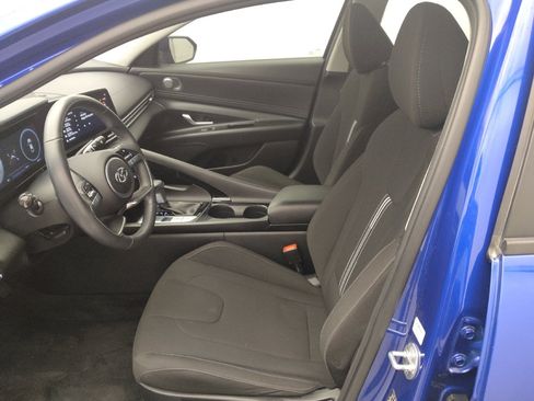Used 2023 Hyundai Elantra SEL w/ Convenience Package FWD image 17