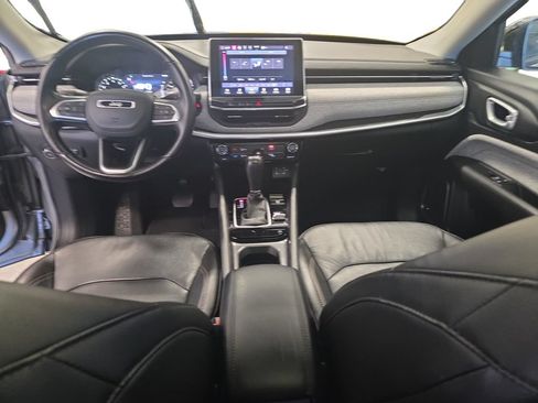 Used 2022 Jeep Compass Latitude w/ Sun and Sound Group AWD/4WD image 10