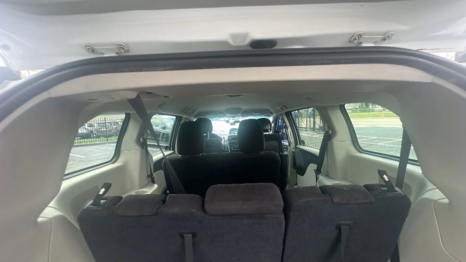 Used 2014 Dodge Grand Caravan American Value Package FWD image 17