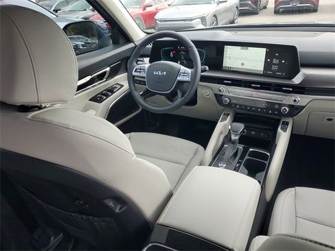 New 2025 Kia Telluride S image 13