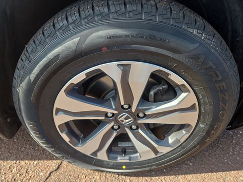 Used 2019 Honda CR-V LX image 9