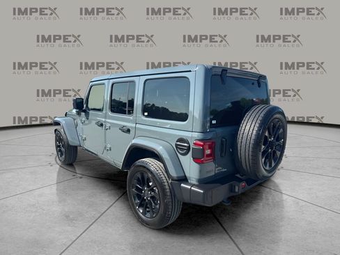 Used 2025 Jeep Wrangler Unlimited Sahara w/ Safety Group AWD/4WD image 2