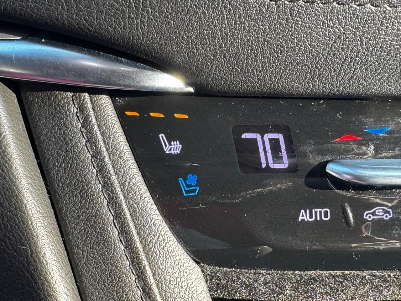Used 2018 Cadillac XT5 Premium Luxury FWD image 23