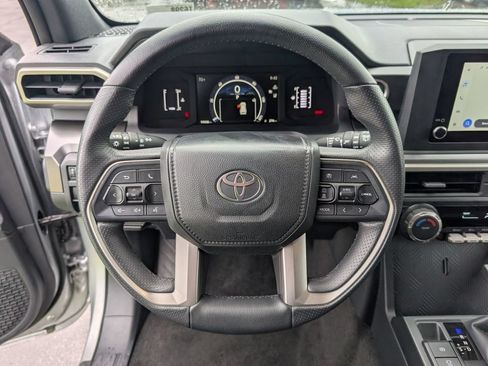 Used 2026 Toyota 4Runner SR5 AWD/4WD image 14