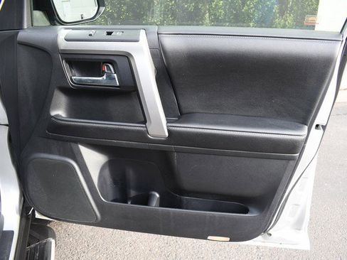 Used 2014 Toyota 4Runner SR5 Premium image 24