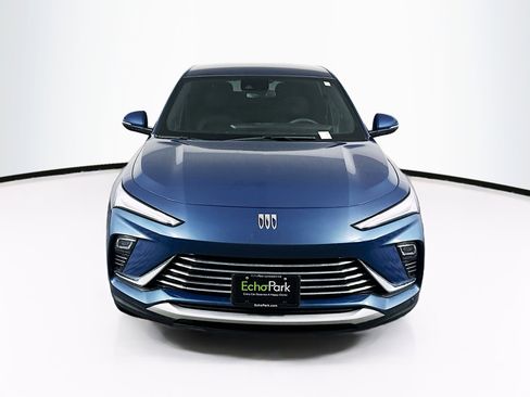 Used 2025 Buick Envista Preferred w/ Advanced Safety Package image 2