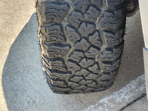 Used 2020 Chevrolet Silverado 1500 LT w/ Texas Edition image 11