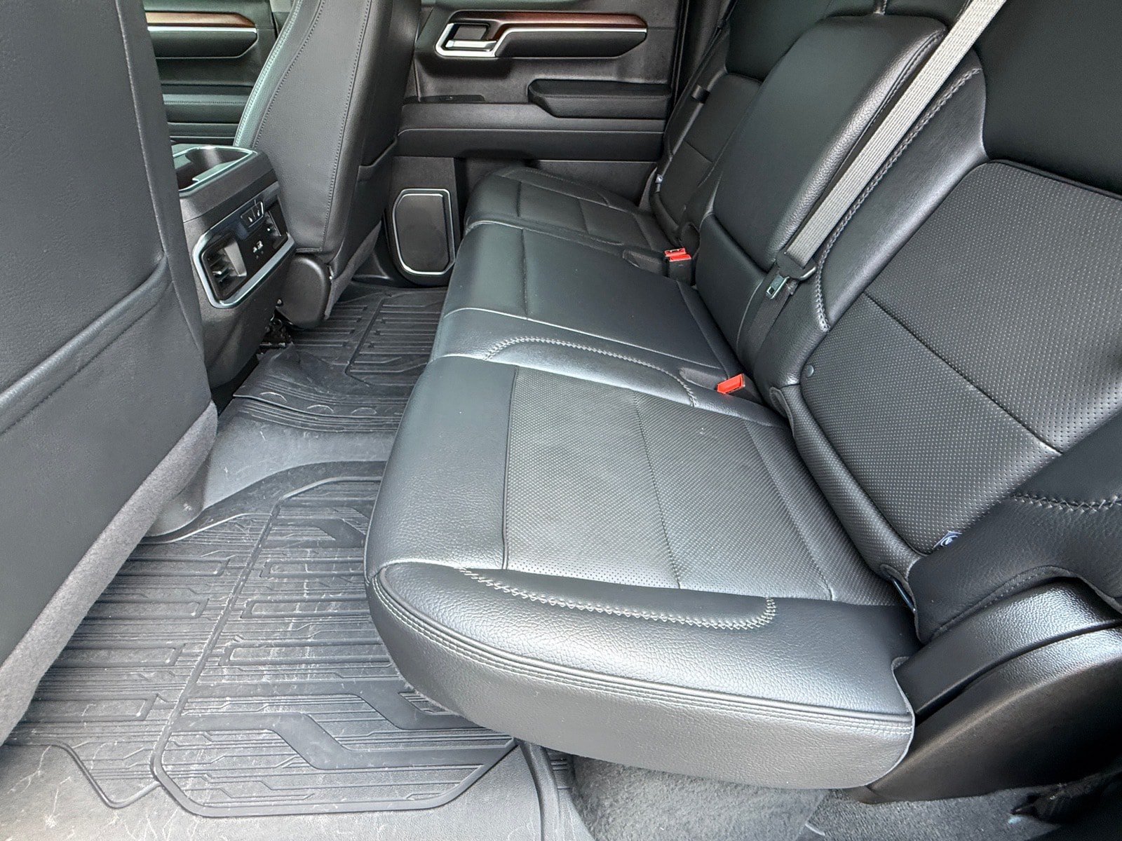 Used 2025 GMC Sierra 1500 Denali AWD/4WD image 11