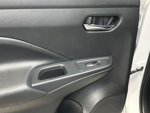 Used 2025 Nissan Versa SV FWD image 30