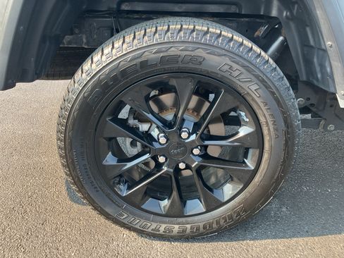 Used 2020 Jeep Gladiator Sport w/ Quick Order Package 24S AWD/4WD image 9
