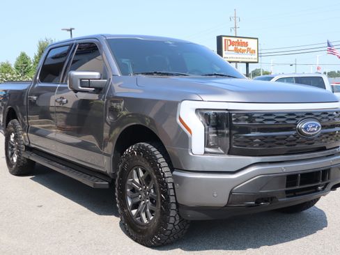 Used 2023 Ford F150 Lightning Platinum AWD/4WD image 5