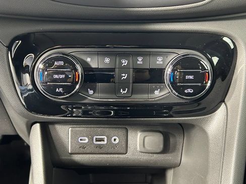 Used 2023 Buick Encore GX Essence w/ Experience Buick Package AWD/4WD image 21