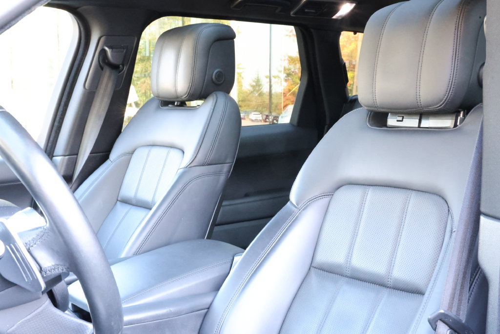 Used 2019 Land Rover Range Rover Sport SE AWD/4WD image 15