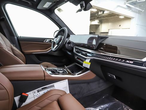 New 2026 BMW X5 xDrive40i w/ M Sport Package image 30