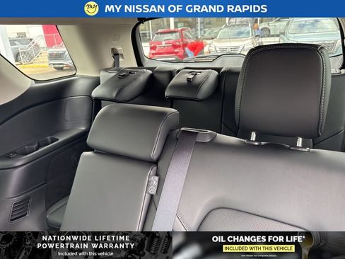 New 2026 Nissan Pathfinder SL image 7