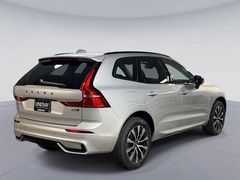 Used 2025 Volvo XC60 B5 Plus AWD/4WD image 10