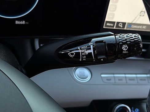 Certified 2025 Hyundai Elantra Limited FWD image 20