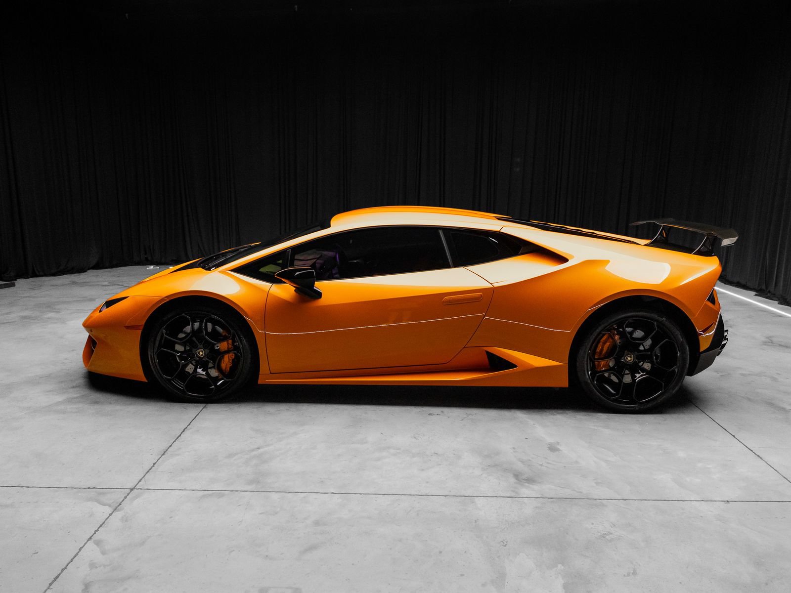 Used 2018 Lamborghini Huracan LP 580-2 RWD image 14