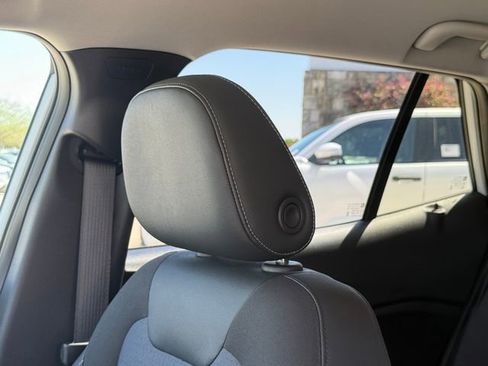 Used 2025 Chevrolet Trax LT image 14