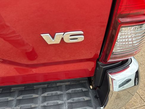 Used 2021 Toyota Tacoma SR5 image 9