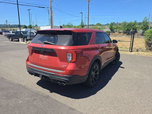 Used 2022 Ford Explorer ST w/ ST Street Pack AWD/4WD image 4