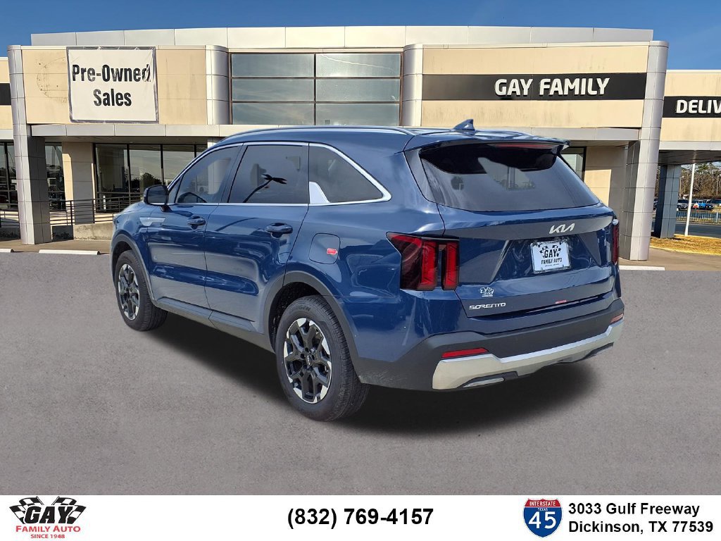 Certified 2026 Kia Sorento S FWD image 2