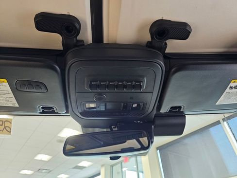 New 2025 Ford Bronco Badlands image 25