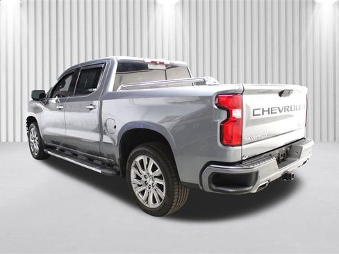 Used 2019 Chevrolet Silverado 1500 High Country w/ High Country Premium Package image 5