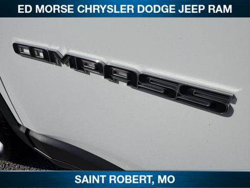 Certified 2022 Jeep Compass Limited image 9