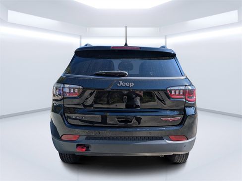 Used 2022 Jeep Compass Trailhawk image 4