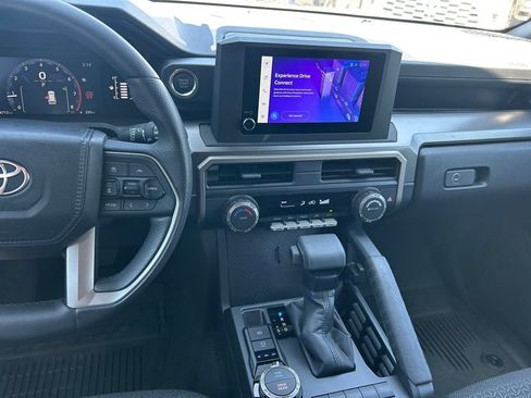 Used 2026 Toyota 4Runner SR5 AWD/4WD image 17